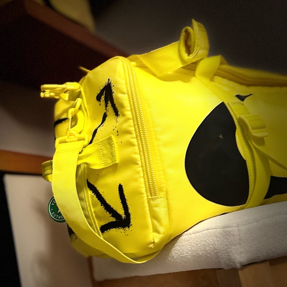 Off-White Yellow and Black Duffel Bag with Iconic Virgil Abloh Design - Picture 6 of 7